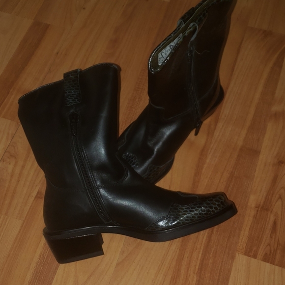 Boots European size 30 us 12.5 - Picture 3 of 5